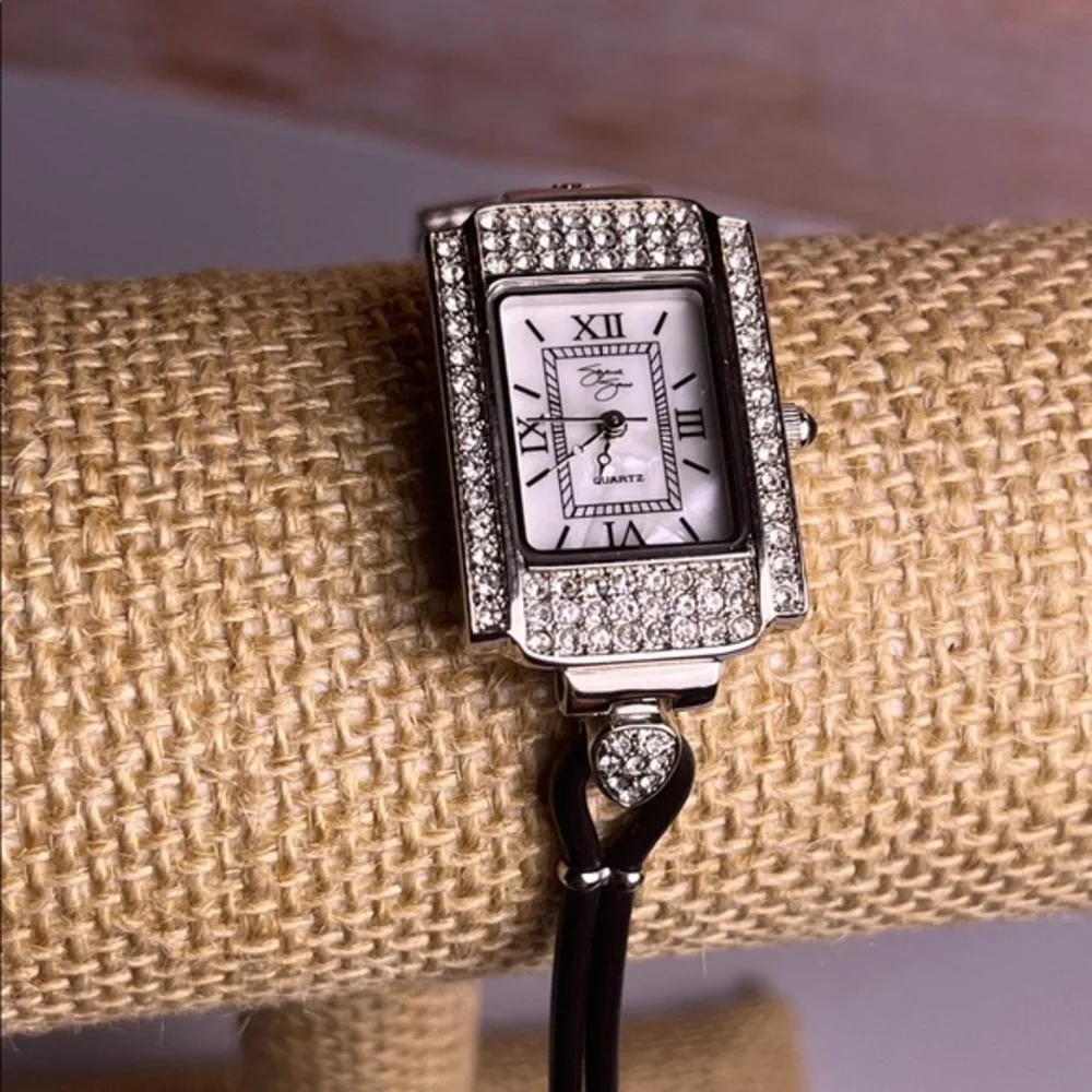 Suzanne Somers Women's Watch Silvertone MOP & Rhinestones. New battery